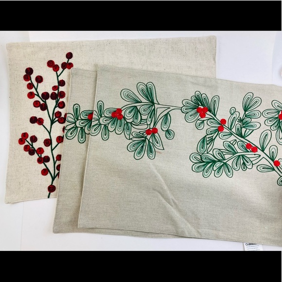 Crate & Barrel HOLLY Christmas Embroidered Placemats 14x19 SET OF 3 Berries Red